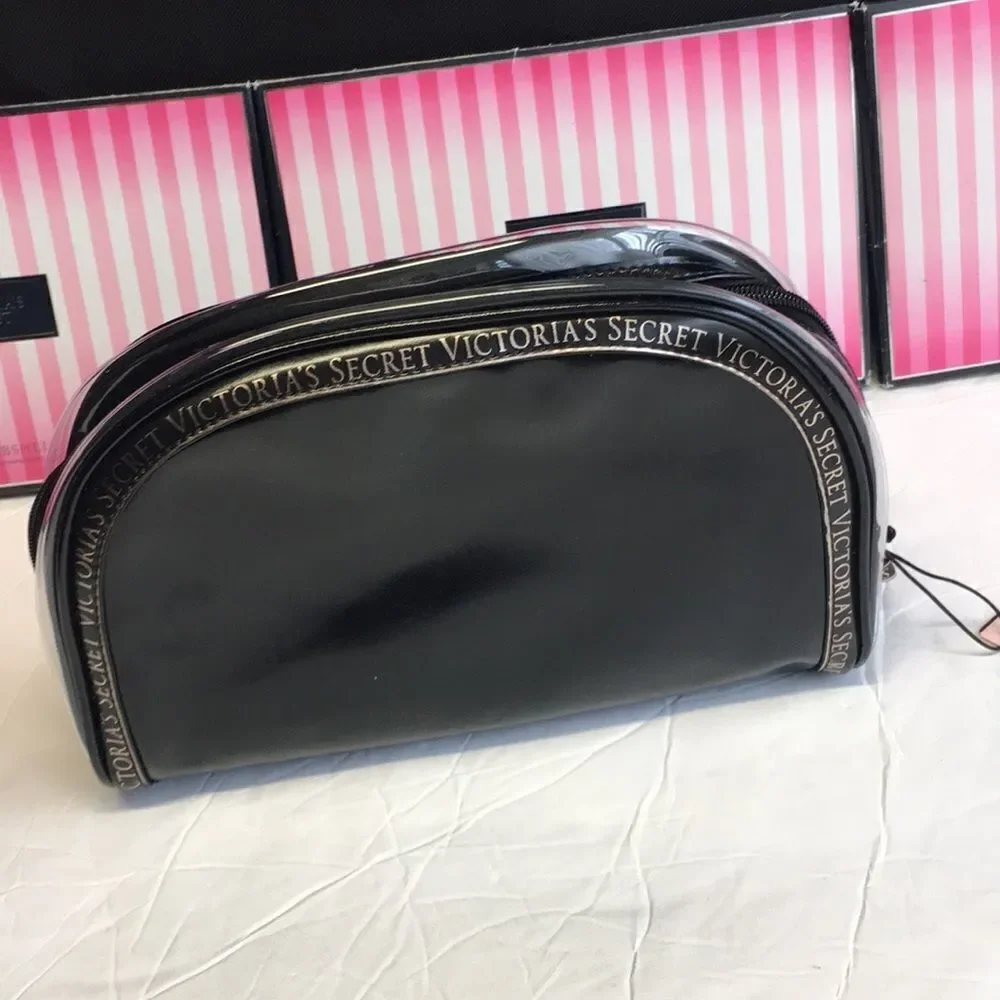 🔥NWT Victoria Secret cosmetic bag (60)